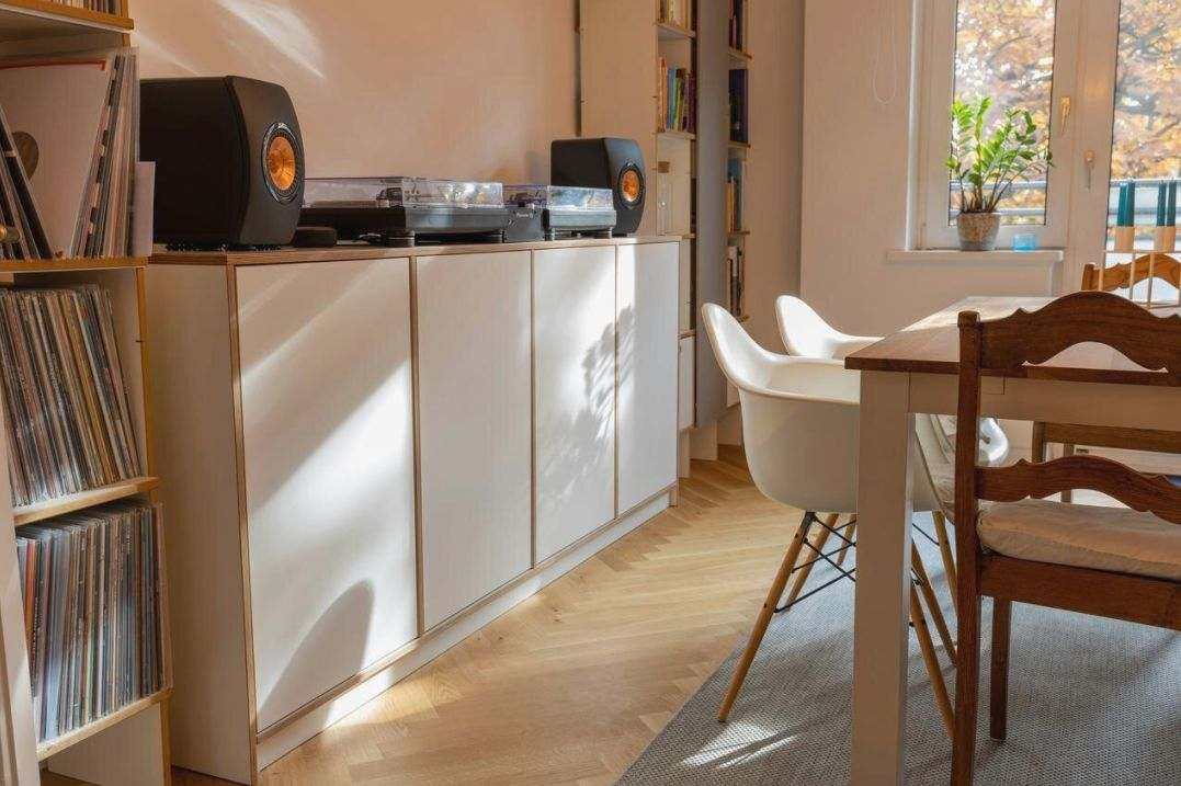 Offene Garderobe mit Haken