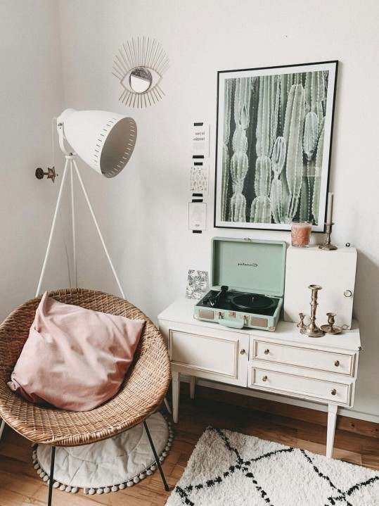 Garderobe mit Schranktüren